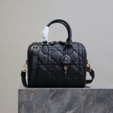 Replica Dior Groove 25 Bag